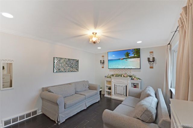 9015 Headley Drive, Sterling Heights, MI 48314