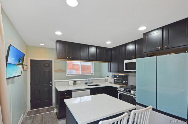 9015 Headley Drive, Sterling Heights, MI 48314