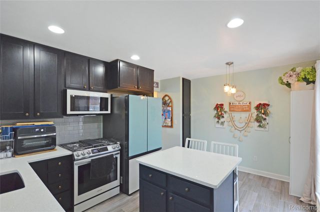 9015 Headley Drive, Sterling Heights, MI 48314