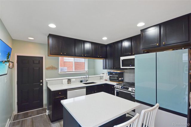 9015 Headley Drive, Sterling Heights, MI 48314