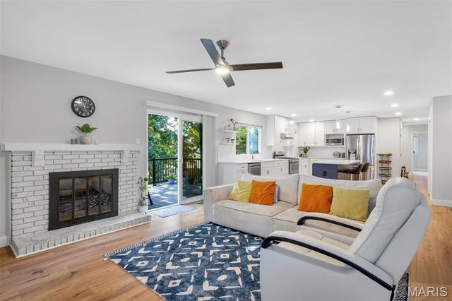 1124 Briarhurst Drive, Manchester, MO 63021