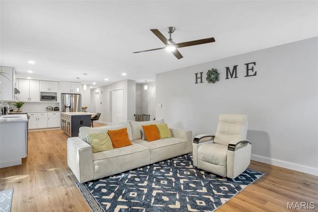 1124 Briarhurst Drive, Manchester, MO 63021