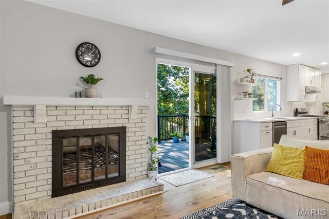 1124 Briarhurst Drive, Manchester, MO 63021