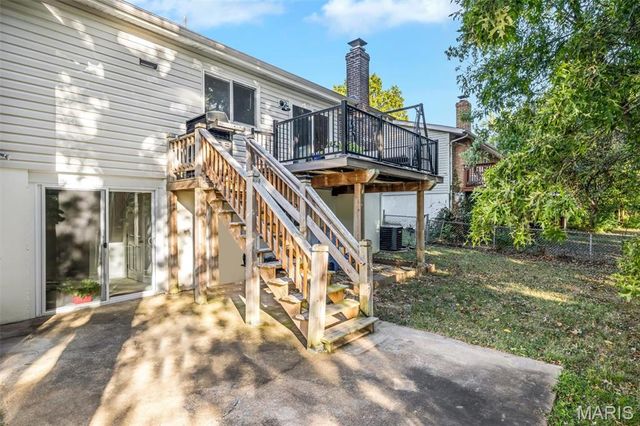 1124 Briarhurst Drive, Manchester, MO 63021