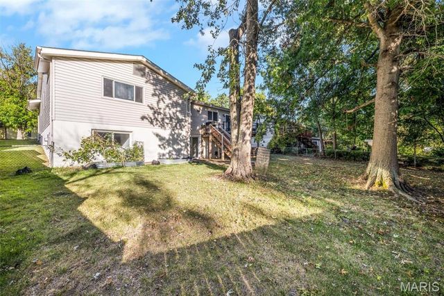 1124 Briarhurst Drive, Manchester, MO 63021