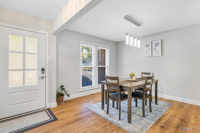 1124 Briarhurst Drive, Manchester, MO 63021