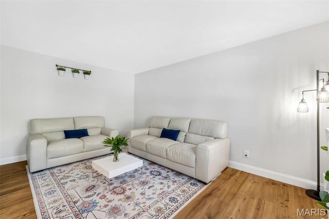 1124 Briarhurst Drive, Manchester, MO 63021