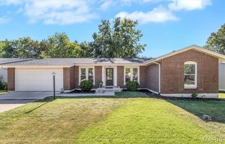 1124 Briarhurst Drive, Manchester, MO 63021