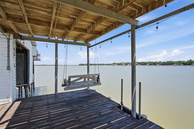 6820 Briar Road, Azle, TX 76020