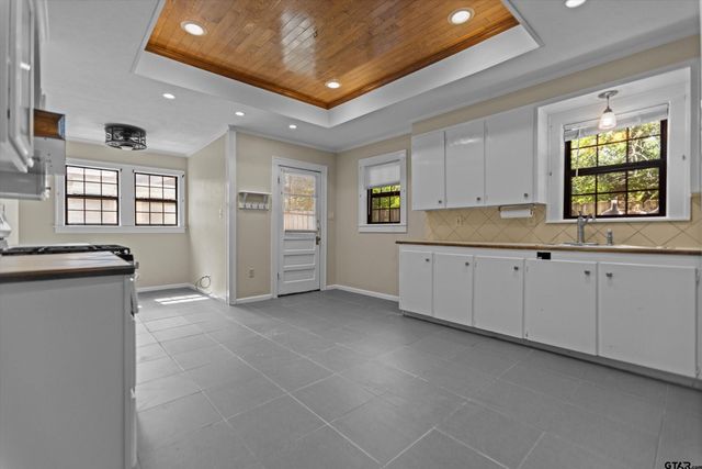 1815 S Robertson Ave., Tyler, TX 75701