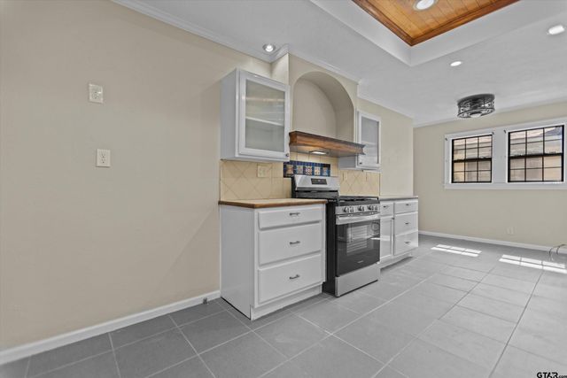 1815 S Robertson Ave., Tyler, TX 75701