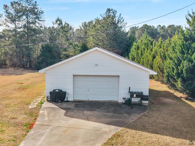 521 Levi Barnes Road, Jackson, GA 30233