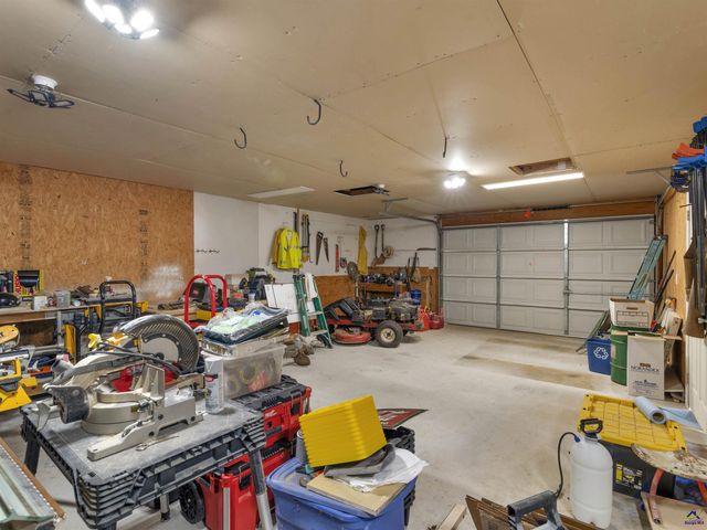 521 Levi Barnes Road, Jackson, GA 30233