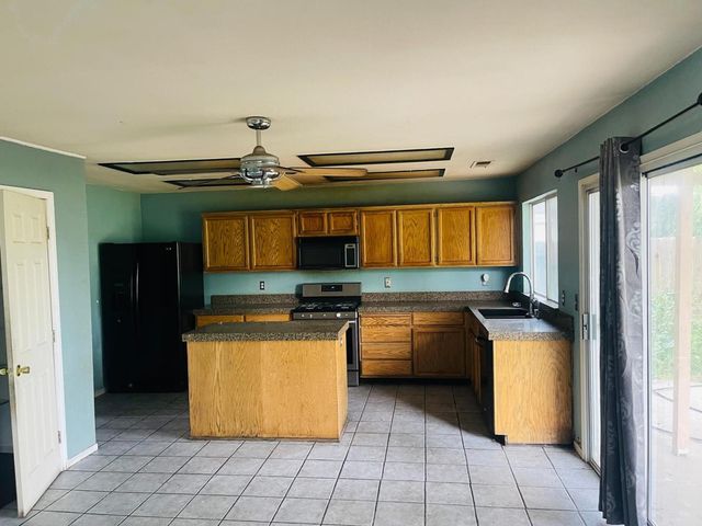 1640 Southpointe Dr, Yuba City, CA 95991