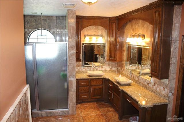 322 N Charco Blanco Road, Rio Grande City, TX 78582