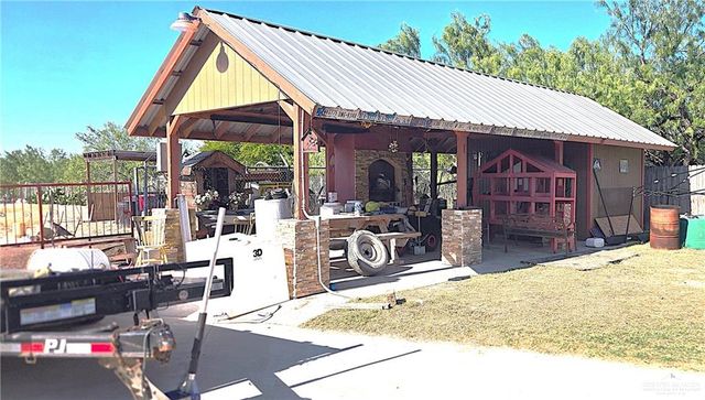 322 N Charco Blanco Road, Rio Grande City, TX 78582