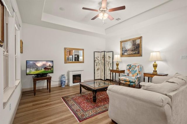 12117 Creekside Villas Court, Conroe, TX 77304