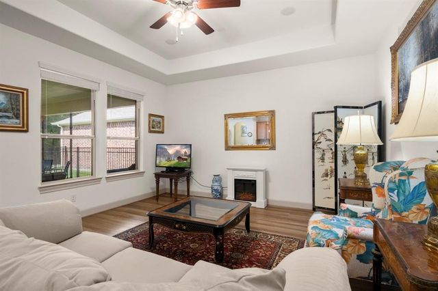 12117 Creekside Villas Court, Conroe, TX 77304