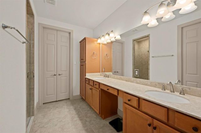 12117 Creekside Villas Court, Conroe, TX 77304