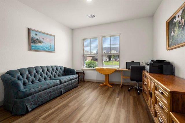 12117 Creekside Villas Court, Conroe, TX 77304