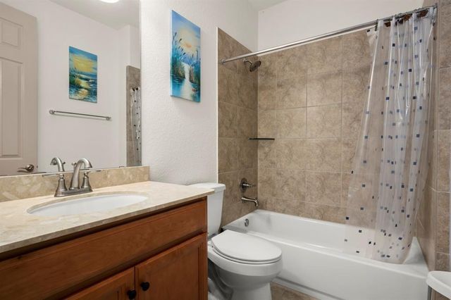 12117 Creekside Villas Court, Conroe, TX 77304