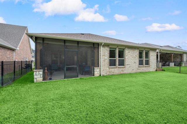 12117 Creekside Villas Court, Conroe, TX 77304