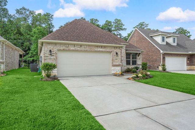 12117 Creekside Villas Court, Conroe, TX 77304