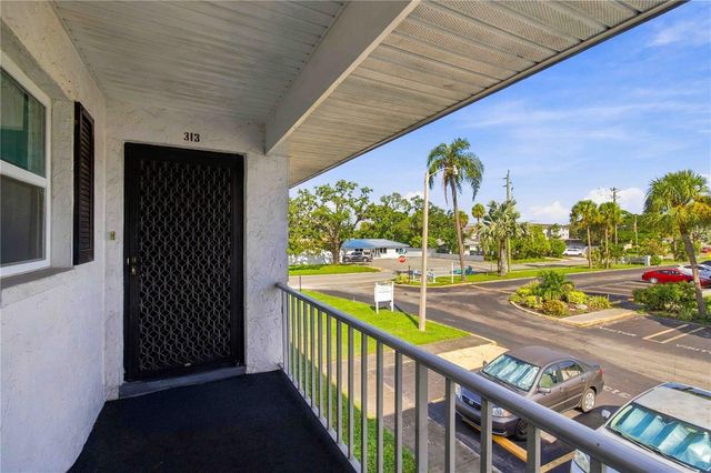 304 47TH AVENUE DRIVE W 313, Bradenton, FL 34207
