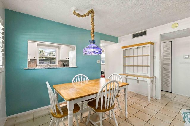 304 47TH AVENUE DRIVE W 313, Bradenton, FL 34207