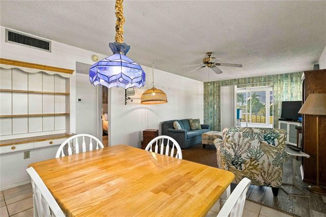 304 47TH AVENUE DRIVE W 313, Bradenton, FL 34207