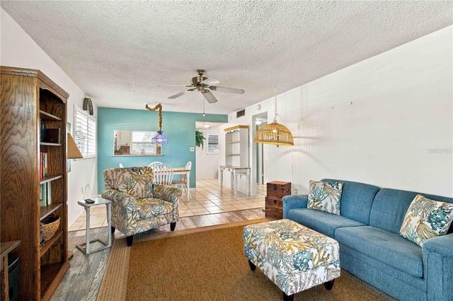 304 47TH AVENUE DRIVE W 313, Bradenton, FL 34207