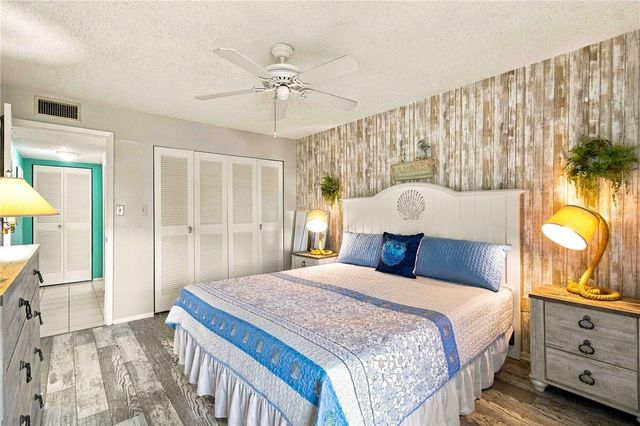 304 47TH AVENUE DRIVE W 313, Bradenton, FL 34207