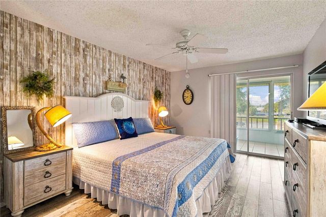 304 47TH AVENUE DRIVE W 313, Bradenton, FL 34207