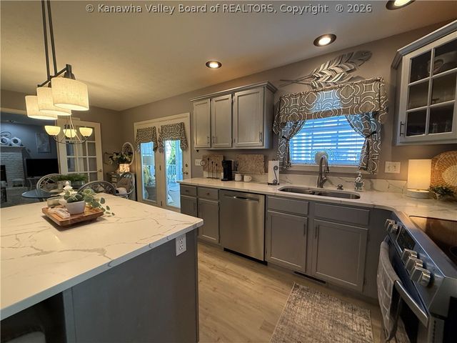 322 Plantation Drive, Hurricane, WV 25526