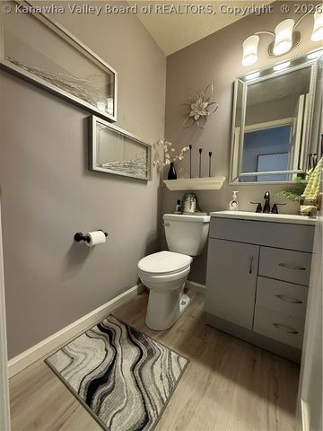 322 Plantation Drive, Hurricane, WV 25526