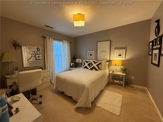 322 Plantation Drive, Hurricane, WV 25526