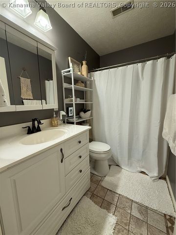 322 Plantation Drive, Hurricane, WV 25526