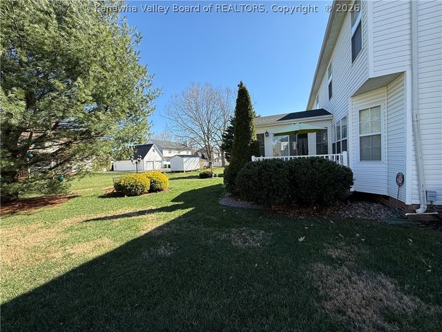 322 Plantation Drive, Hurricane, WV 25526