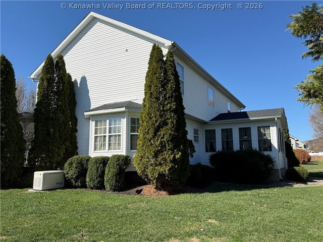 322 Plantation Drive, Hurricane, WV 25526