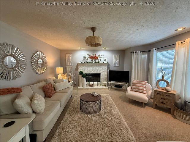 322 Plantation Drive, Hurricane, WV 25526