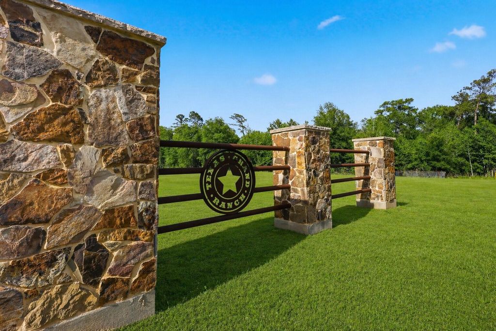 8-30-33, 34 Brahman Lane, New Waverly, TX 77358