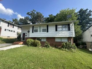 328 W EDMONSTON DR, Rockville, MD 20852