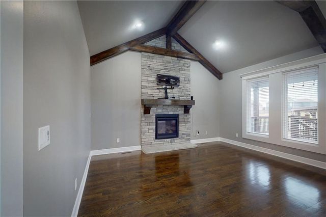 309 SW Chelmsford Drive, Blue Springs, MO 64014