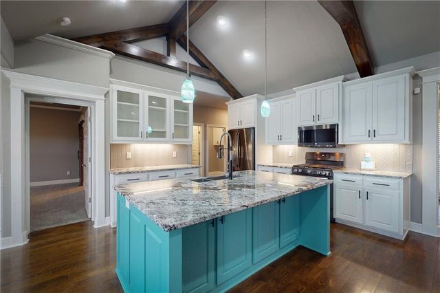 309 SW Chelmsford Drive, Blue Springs, MO 64014