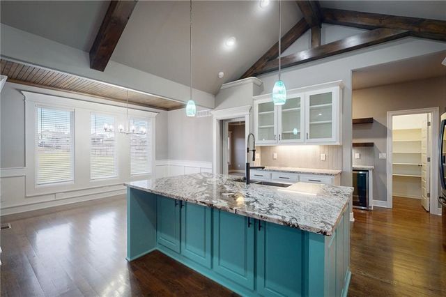 309 SW Chelmsford Drive, Blue Springs, MO 64014