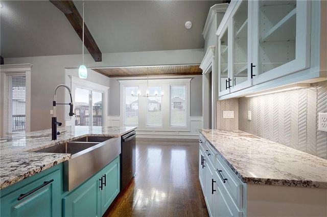 309 SW Chelmsford Drive, Blue Springs, MO 64014