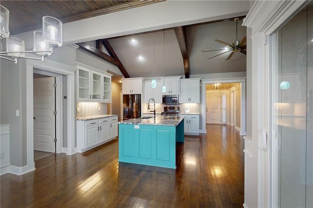 309 SW Chelmsford Drive, Blue Springs, MO 64014