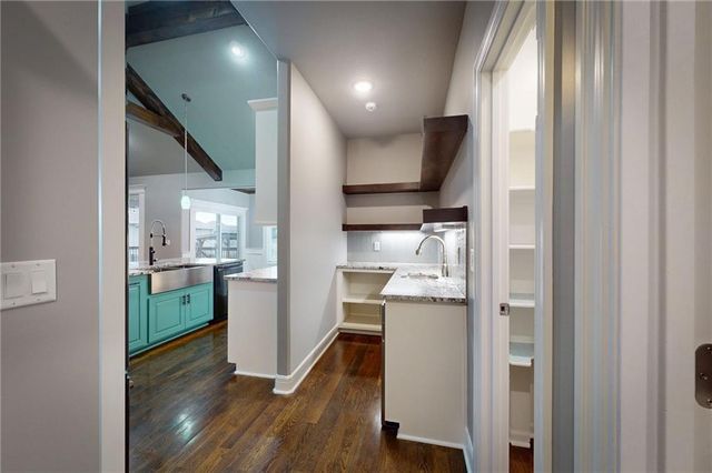 309 SW Chelmsford Drive, Blue Springs, MO 64014