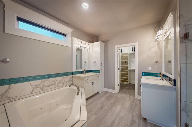 309 SW Chelmsford Drive, Blue Springs, MO 64014