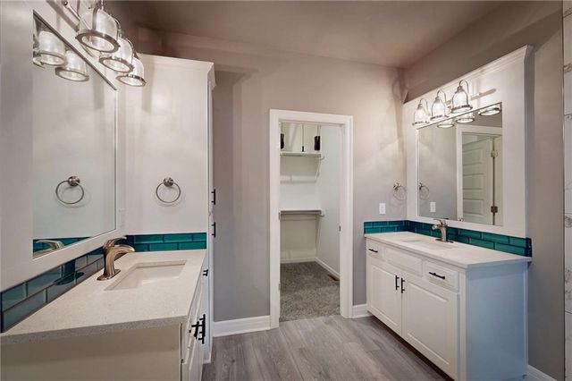 309 SW Chelmsford Drive, Blue Springs, MO 64014